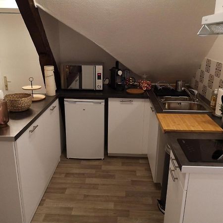 Logement Cosy rénové au pied de la Cathédrale avec climatisation Reims Exterior foto