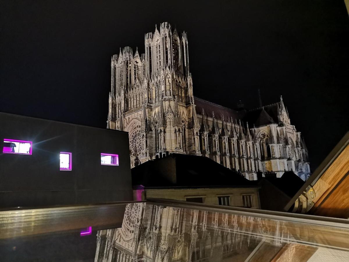 Logement Cosy rénové au pied de la Cathédrale avec climatisation Reims Exterior foto