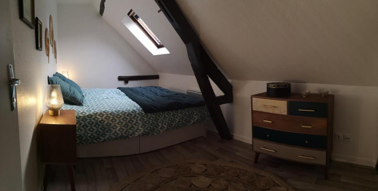 Logement Cosy rénové au pied de la Cathédrale avec climatisation Reims Exterior foto